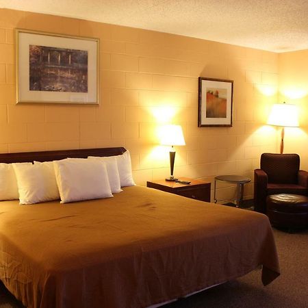 Sunlac Inn Lakota Экстерьер фото